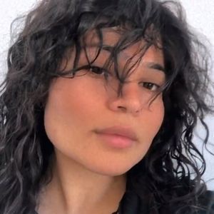 Meet your Posher, Amina